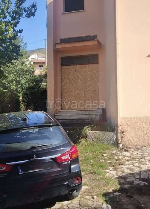 intera palazzina in vendita a Gualdo Tadino