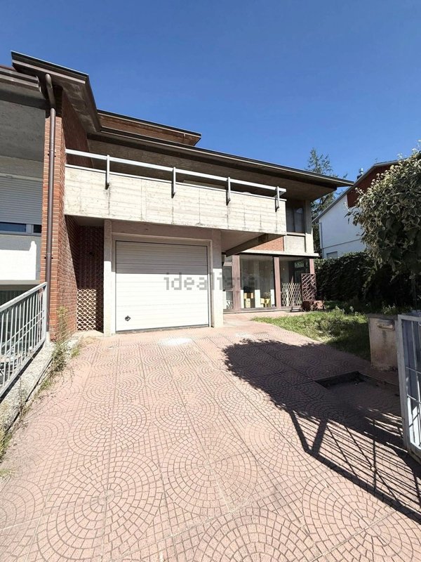 casa indipendente in vendita a Gualdo Tadino