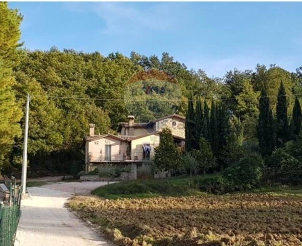 casa indipendente in vendita a Gualdo Tadino