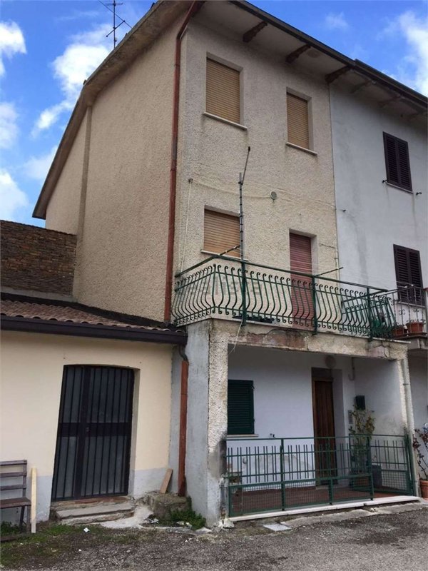 casa indipendente in vendita a Gualdo Tadino