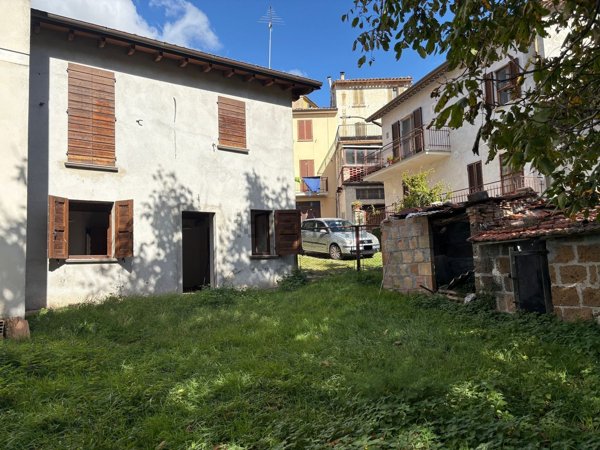 casa indipendente in vendita a Gualdo Tadino
