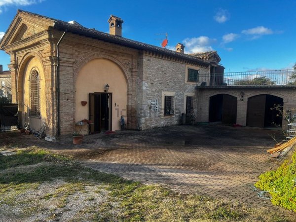 casa indipendente in vendita a Gualdo Tadino