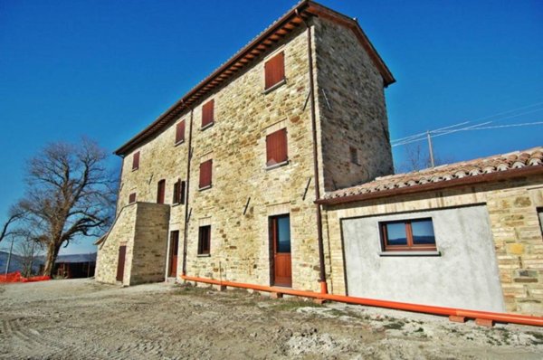 casa indipendente in vendita a Gualdo Tadino in zona Pieve di Compresseto