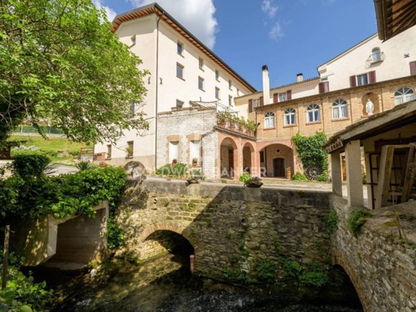 casa indipendente in vendita a Gualdo Tadino in zona Casale