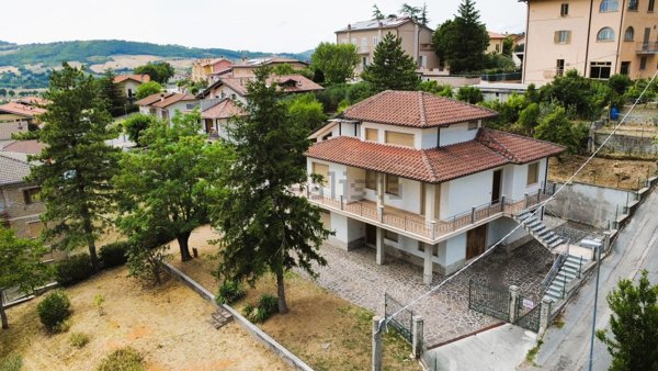 casa indipendente in vendita a Gualdo Tadino