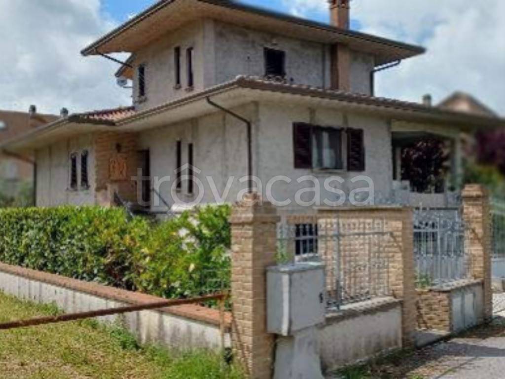 casa indipendente in vendita a Gualdo Tadino