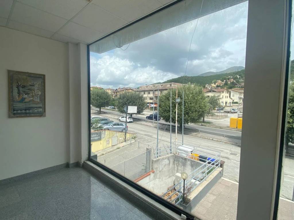 negozio in vendita a Gualdo Tadino