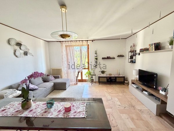 casa indipendente in vendita a Gualdo Tadino