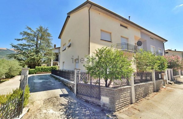 appartamento in vendita a Gualdo Tadino in zona Cerqueto