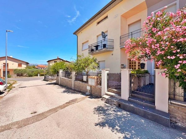 appartamento in vendita a Gualdo Tadino in zona Cerqueto