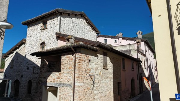casa indipendente in vendita a Gualdo Tadino in zona Rigali