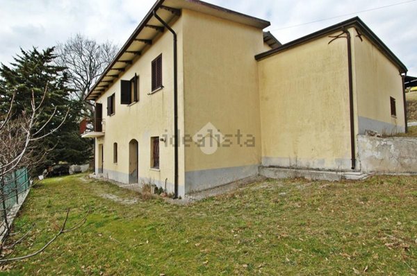 casa indipendente in vendita a Gualdo Tadino in zona Grello