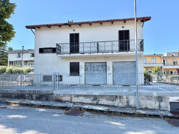casa indipendente in vendita a Gualdo Tadino
