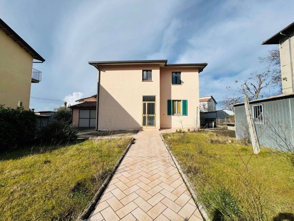 casa indipendente in vendita a Gualdo Tadino