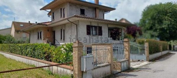 casa indipendente in vendita a Gualdo Tadino