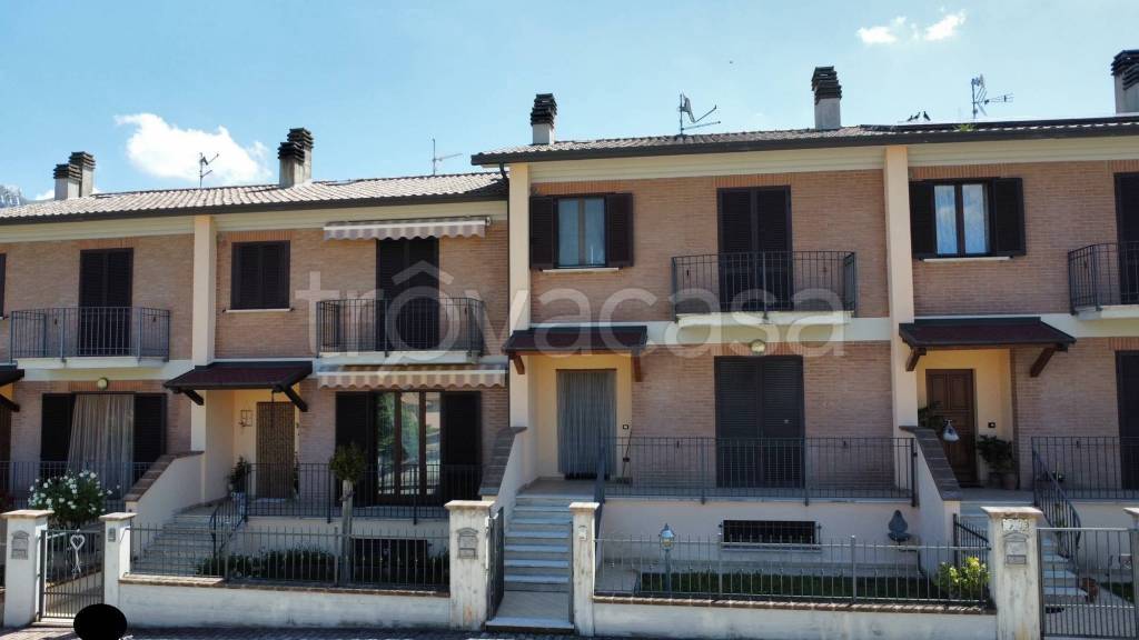 casa indipendente in vendita a Gualdo Tadino