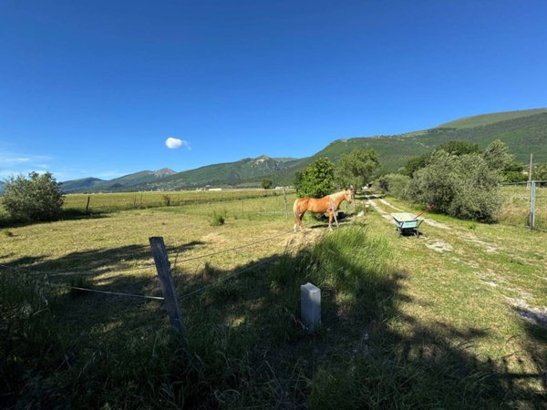 negozio in vendita a Gualdo Tadino