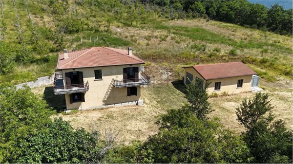 casa indipendente in vendita a Gualdo Tadino