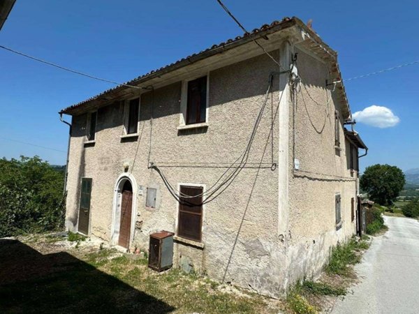 appartamento in vendita a Gualdo Tadino in zona Crocicchio