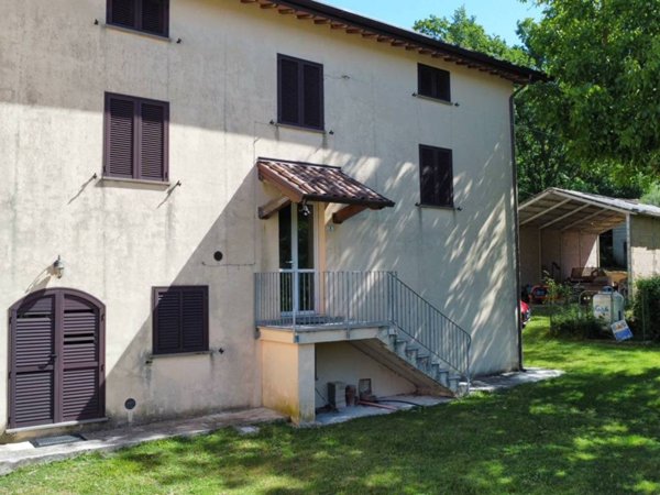 casa indipendente in vendita a Gualdo Tadino in zona Caprara