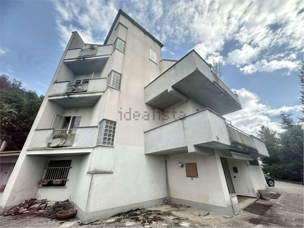casa indipendente in vendita a Gualdo Tadino in zona Casale