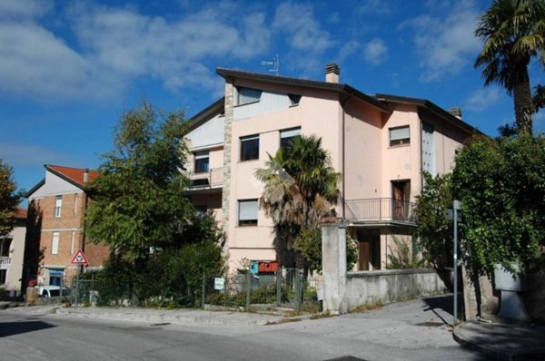 appartamento in vendita a Gualdo Tadino in zona Palazzo Ceccoli