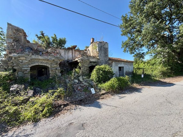 casa indipendente in vendita a Gualdo Tadino in zona Poggio Sant'Ercolano
