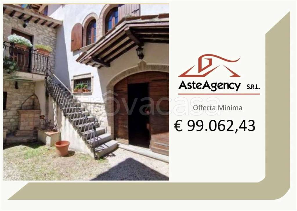 casa indipendente in vendita a Gualdo Tadino in zona Palazzo Ceccoli