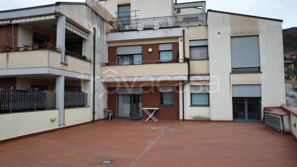 appartamento in vendita a Gualdo Tadino in zona Casale