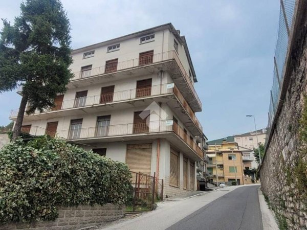 casa indipendente in vendita a Gualdo Tadino in zona Casale