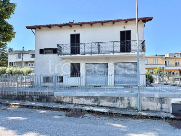 casa indipendente in vendita a Gualdo Tadino in zona Casale