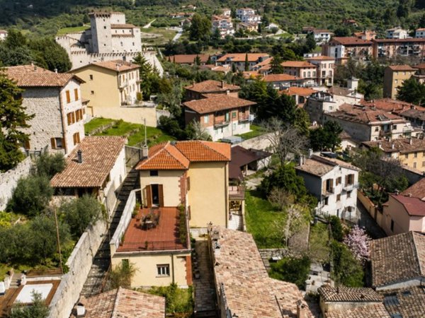 casa indipendente in vendita a Gualdo Tadino