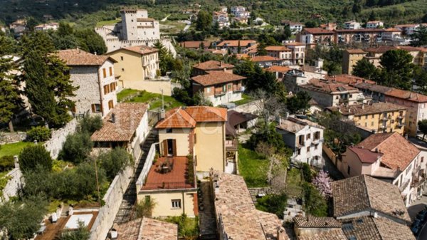 casa indipendente in vendita a Gualdo Tadino