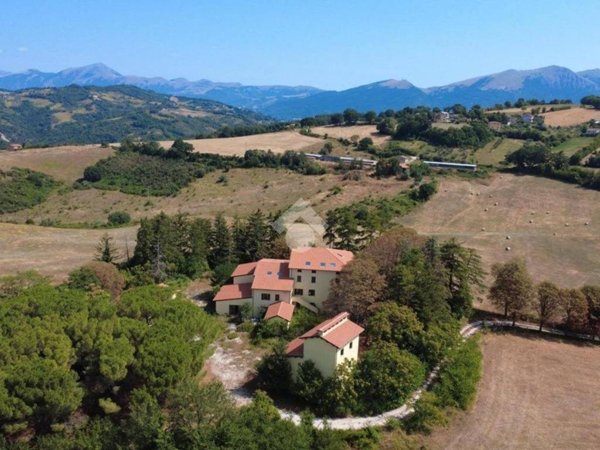 casa indipendente in vendita a Gualdo Tadino