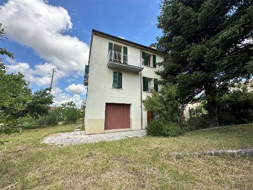 casa indipendente in vendita a Gualdo Tadino in zona Casale