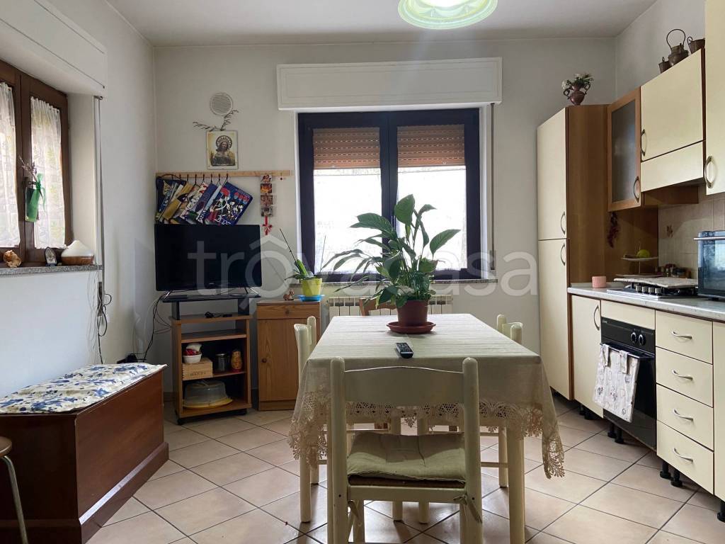 appartamento in vendita a Gualdo Tadino in zona Cerqueto