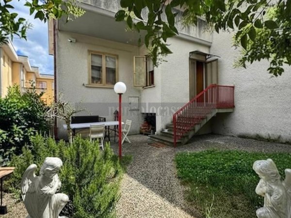 casa indipendente in vendita a Gualdo Tadino in zona Casale