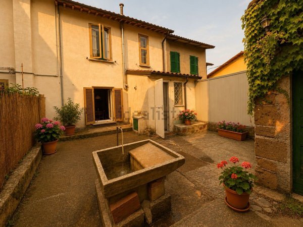 casa indipendente in vendita a Gualdo Tadino in zona Casale