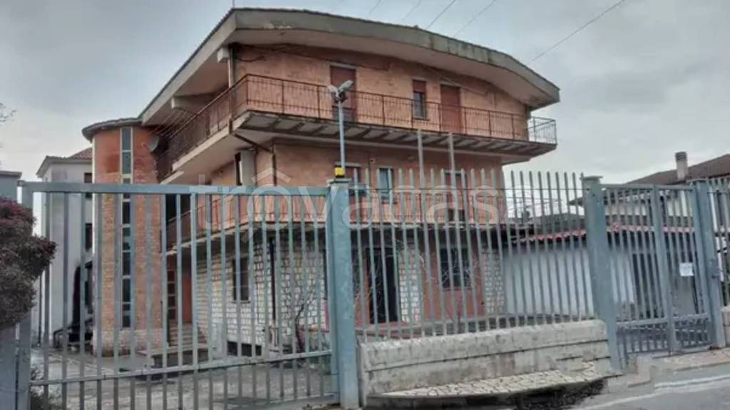 casa indipendente in vendita a Gualdo Tadino