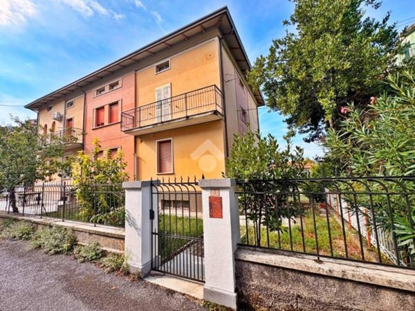 casa indipendente in vendita a Gualdo Tadino