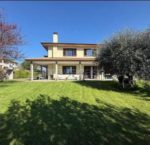 casa indipendente in vendita a Gualdo Tadino in zona San Pellegrino