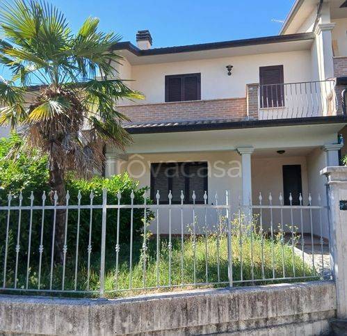 casa indipendente in vendita a Gualdo Tadino