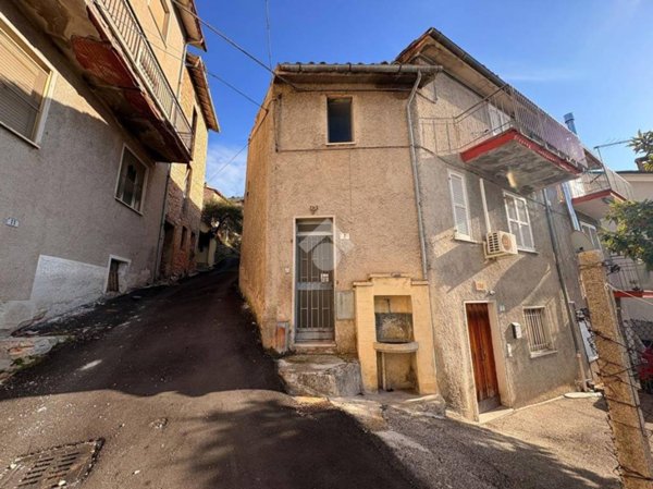 casa indipendente in vendita a Gualdo Tadino in zona Palazzo Mancinelli