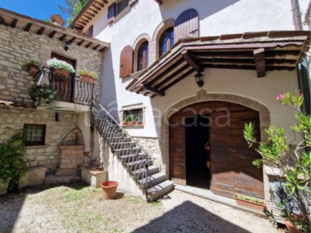 casa indipendente in vendita a Gualdo Tadino