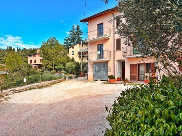 appartamento in vendita a Gualdo Tadino in zona Casale