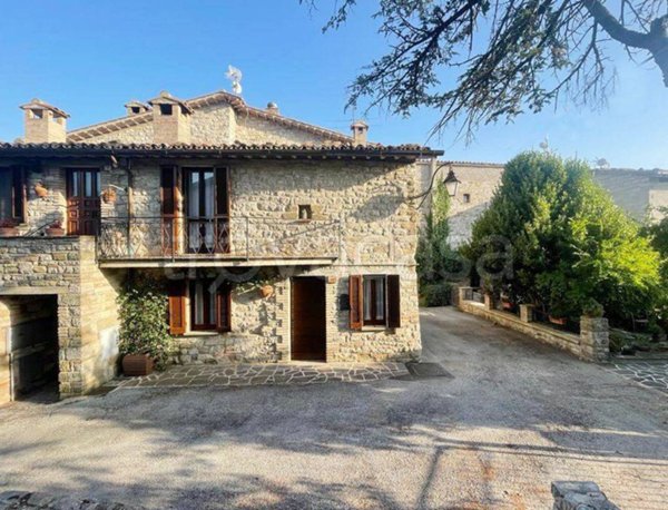 casa indipendente in vendita a Gubbio in zona Colpalombo