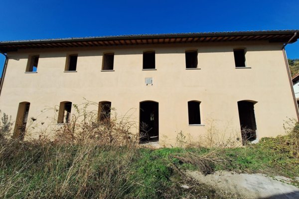 casa indipendente in vendita a Gubbio in zona Branca