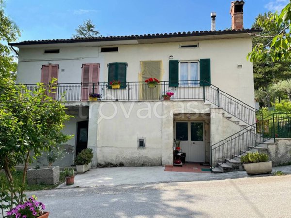 casa indipendente in vendita a Gubbio in zona Padule
