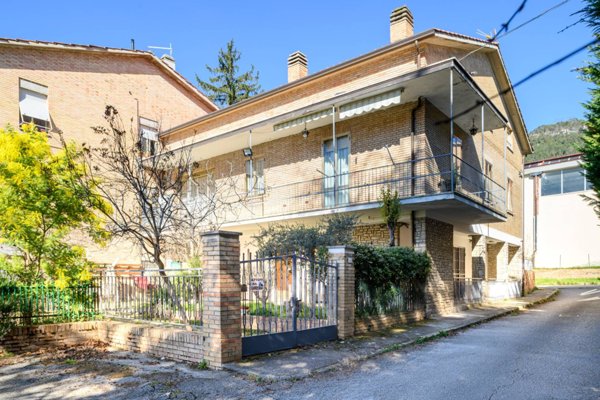 casa indipendente in vendita a Gubbio