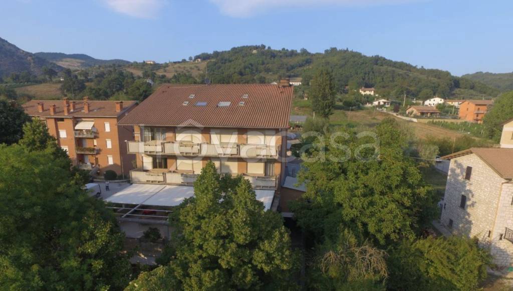 negozio in vendita a Gubbio in zona Padule
